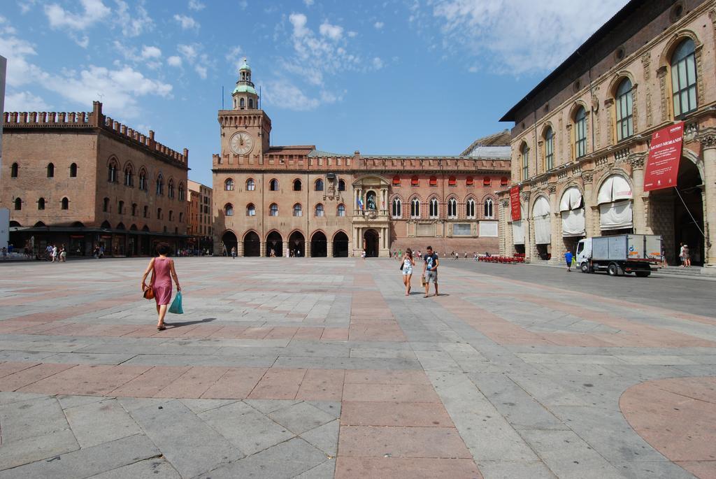 Ur-Nest Piazza Maggiore Bolonya Oda fotoğraf